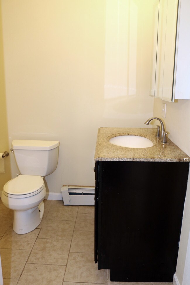 Building Photo - 934 Capouse Ave