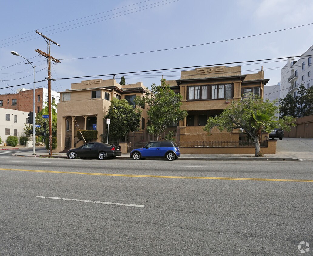 Foto del edificio - 3863 W 8th St