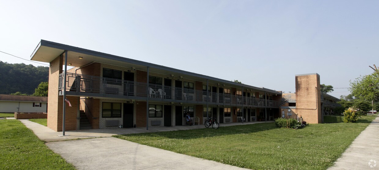 Foto principal - 710 Clifty St