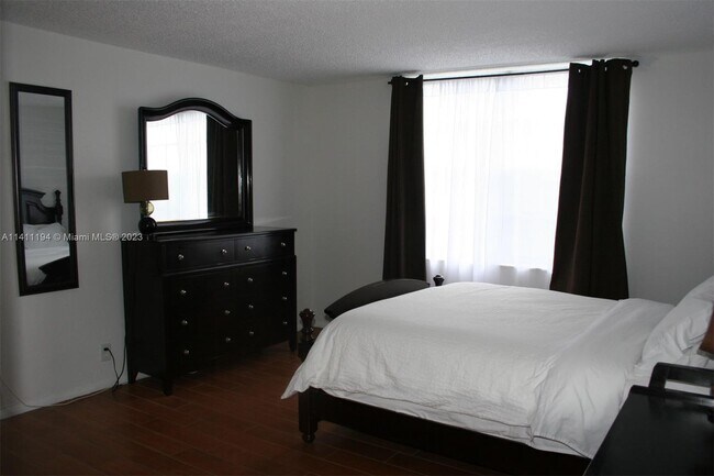 Foto del edificio - 3000 N Ocean Blvd