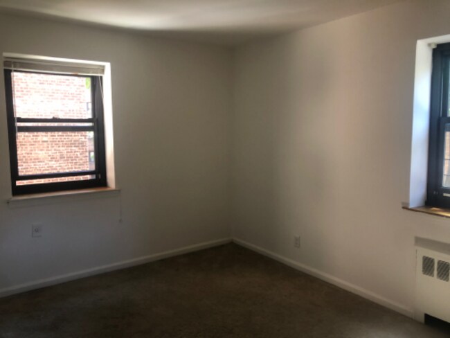 Foto del edificio - 44 Fleetwood Ave