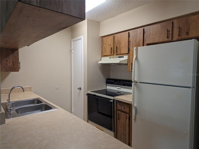 Foto del edificio - 246 Red Maple Pl