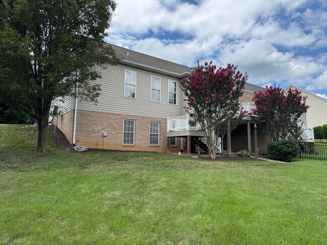 Foto del edificio - 4 Bedroom, 3 Bath Duplex in CrossKeys!