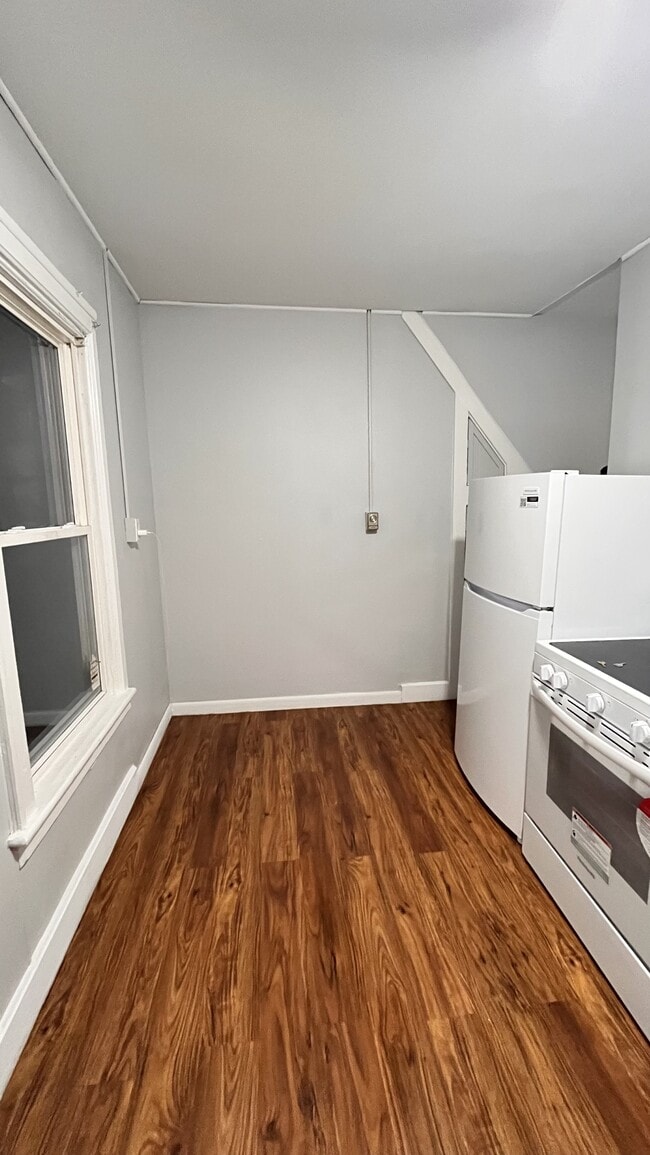Building Photo - 15 LLC-80 Sailly Avenue