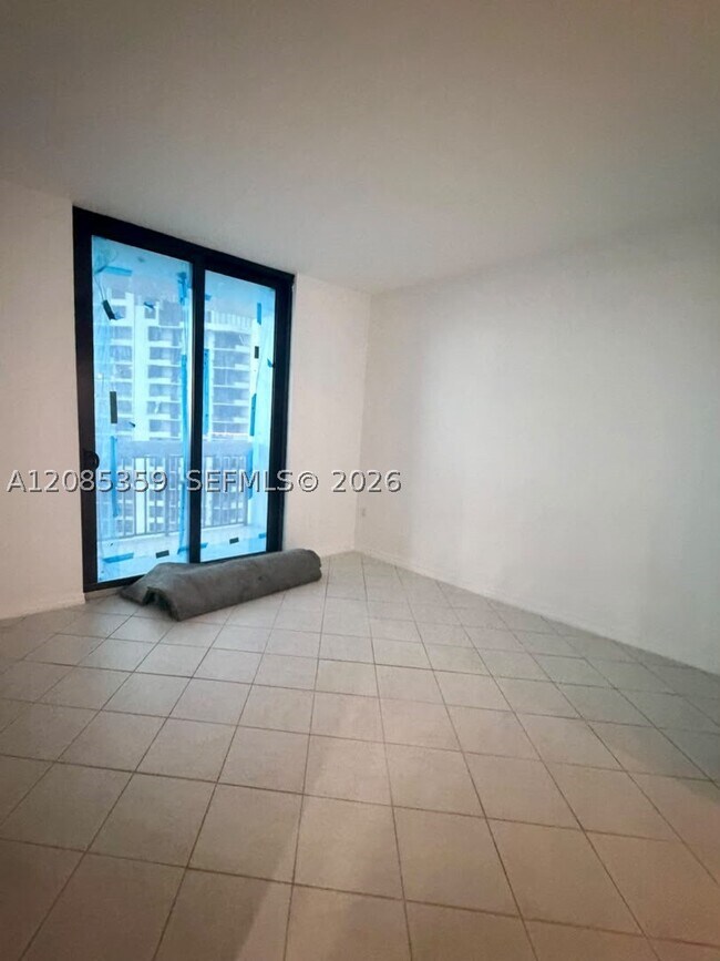 Foto del edificio - 540 Brickell Key Dr