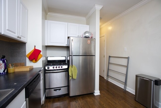 Foto del edificio - 2151 N Fremont St