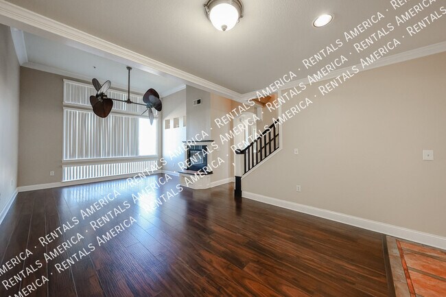 Building Photo - 1701 E Colter St