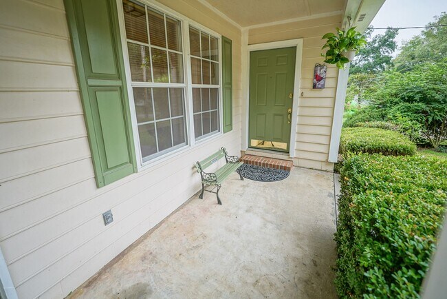 Building Photo - 2/2 Single Family Home in Park Terrace