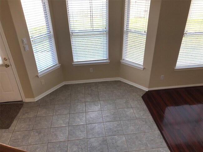 Building Photo - 1602 Candleston Ln