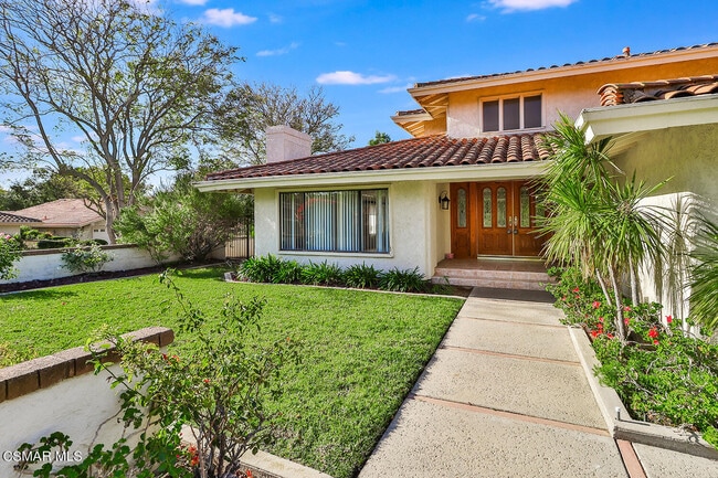 Building Photo - 4082 Avenida Verano