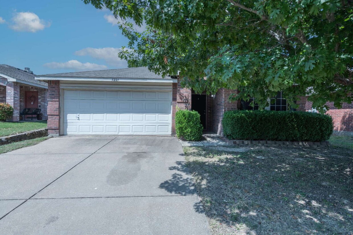 Great Location! - Great Location!