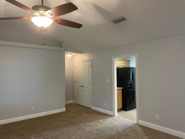 Building Photo - Big and Beautiful in Cottonwood