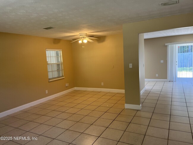 Building Photo - 375 Arlington Pl