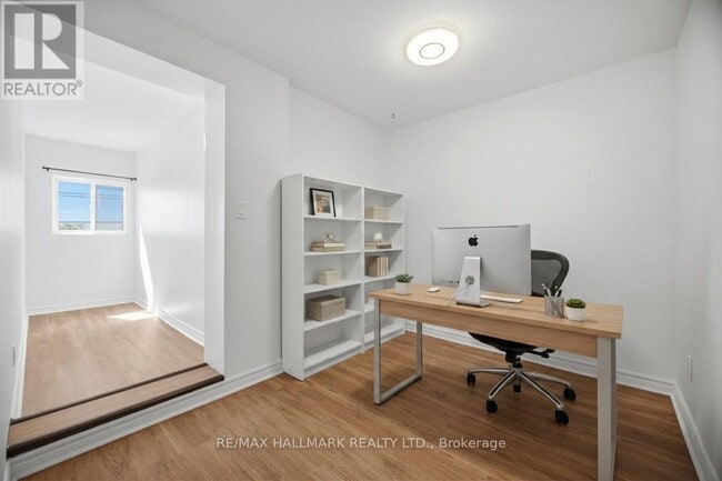 Building Photo - 3025 The Credit Woodlands