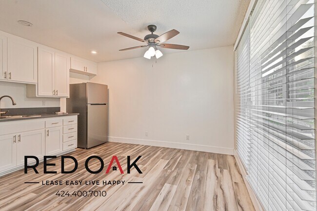 Foto del edificio - Enchanting Three Bedroom with Loads of Nat...