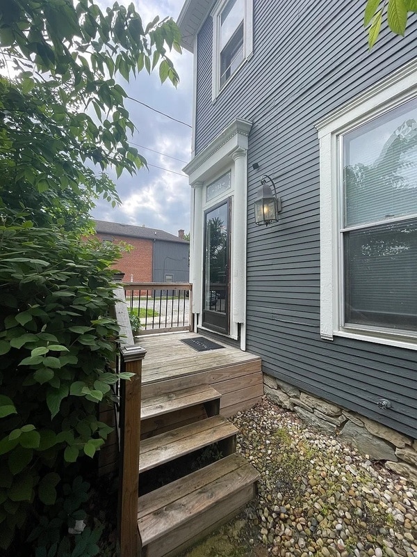Building Photo - 299 Reinhard Ave