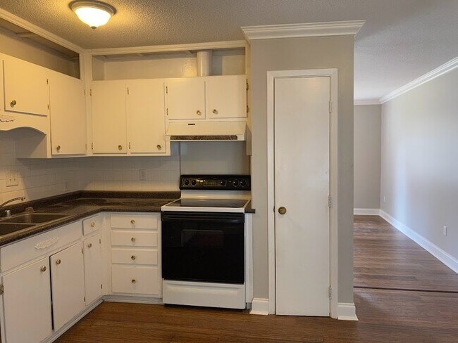 Foto del edificio - 14007 Glenview Dr SW
