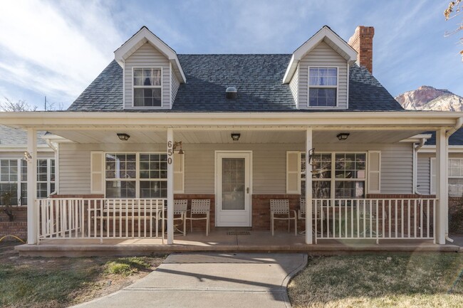 Building Photo - Beautiful Views, 3 Bedroom, 3 Bathroom Spr...