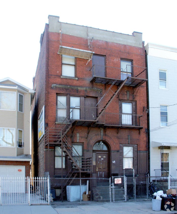 Building Photo - 1163 Broad St