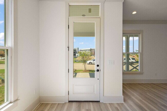 Foto del edificio - Luxury Townhome for Rent in Waterpointe | 3 Bed | 2.5 Bath | Private Courtyard