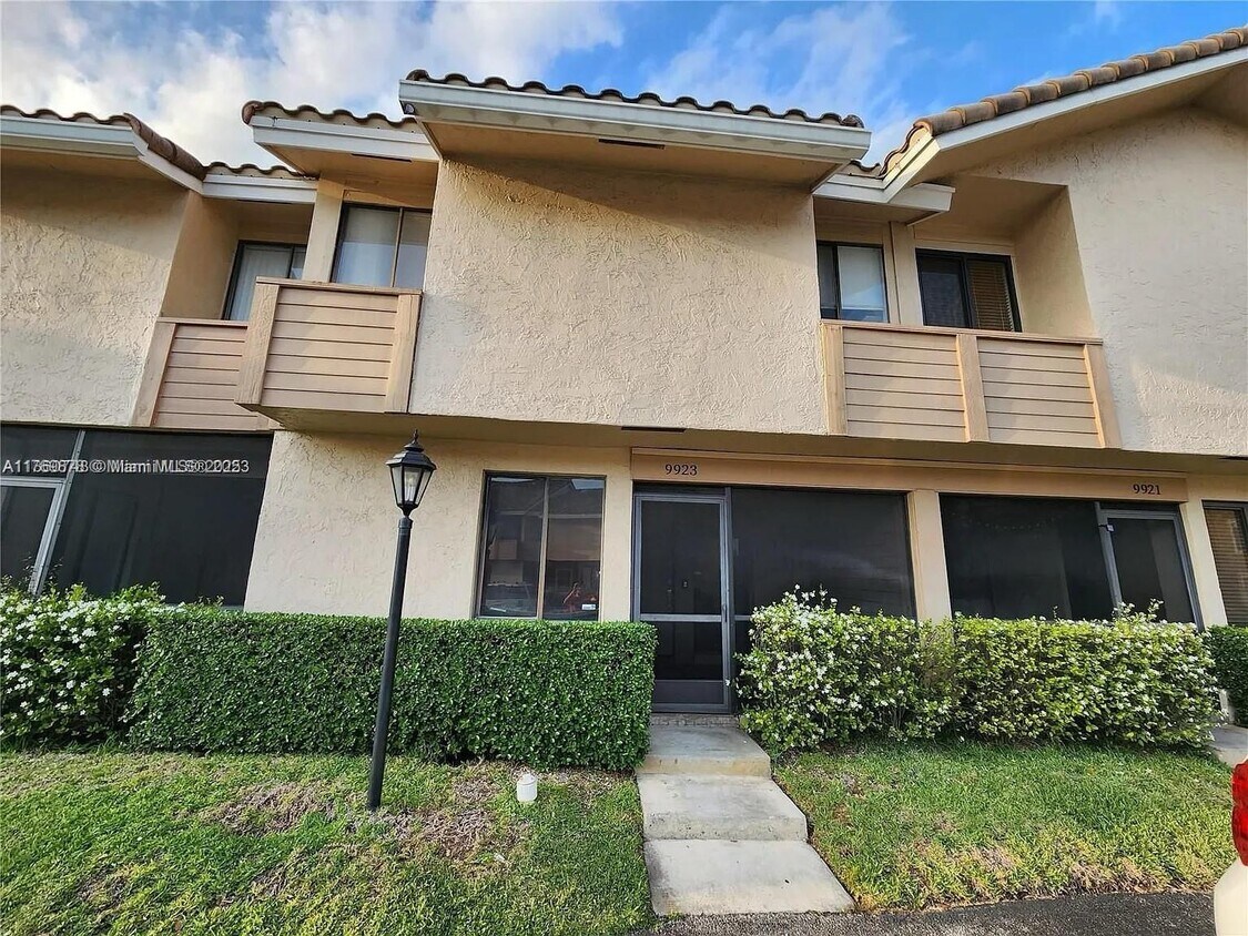 Foto principal - 9923 W Atlantic Blvd