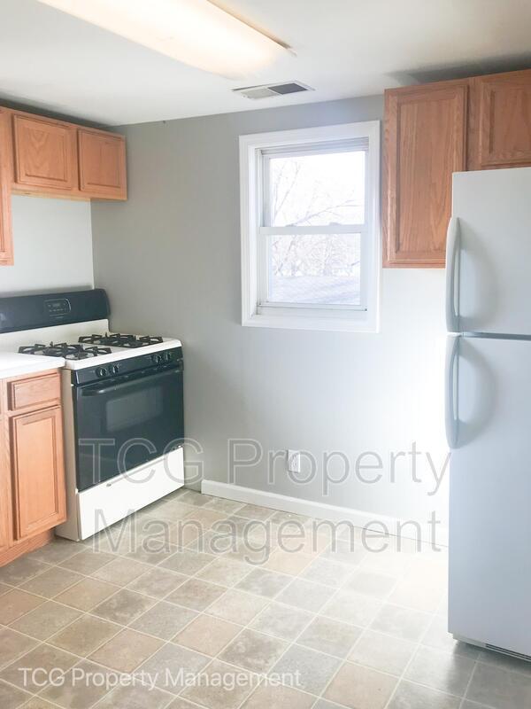 Building Photo - 211 Linwood Ave
