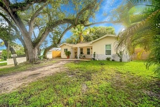 Building Photo - 4540 SW 26th Terrace