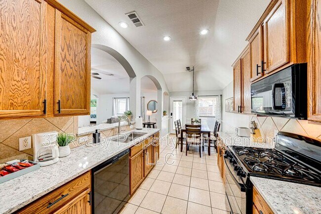 Foto del edificio - 1700 Sparrow Ln