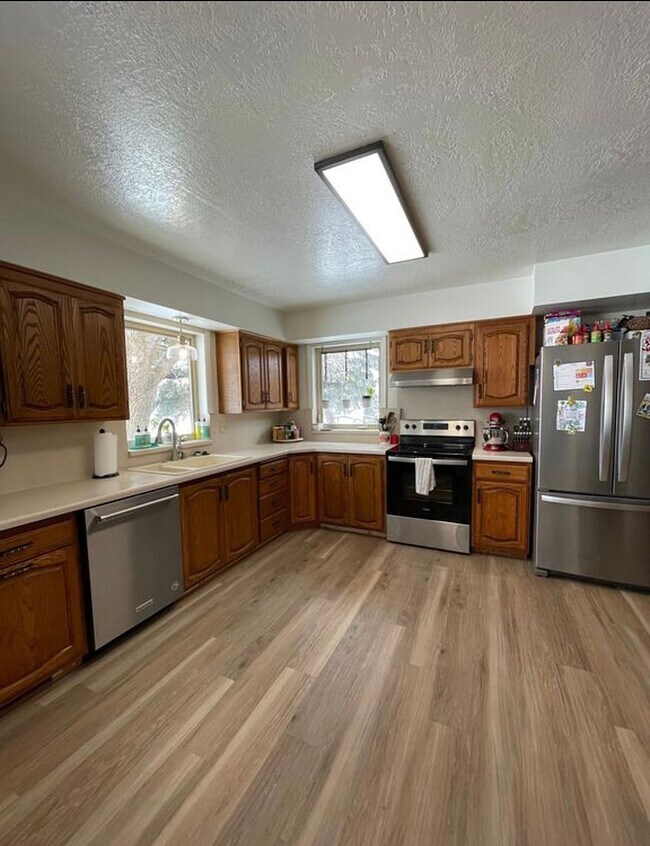 kitchen - 10 S 2400 W