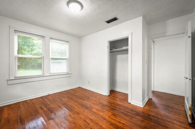 Building Photo - 270 Mulberry St