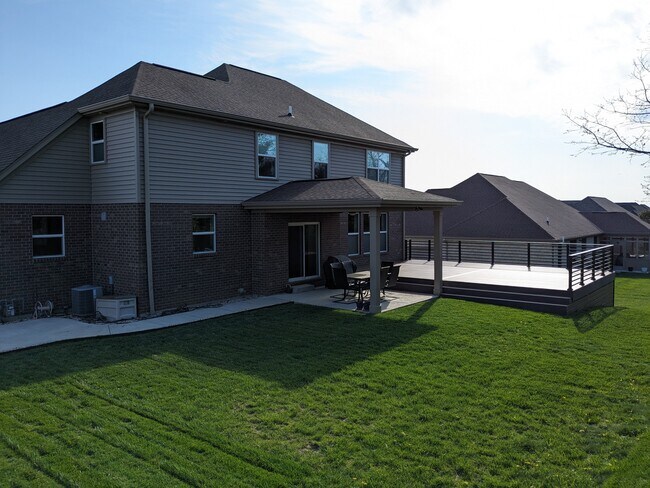 Foto del edificio - 4532 Whispering Oak Trl