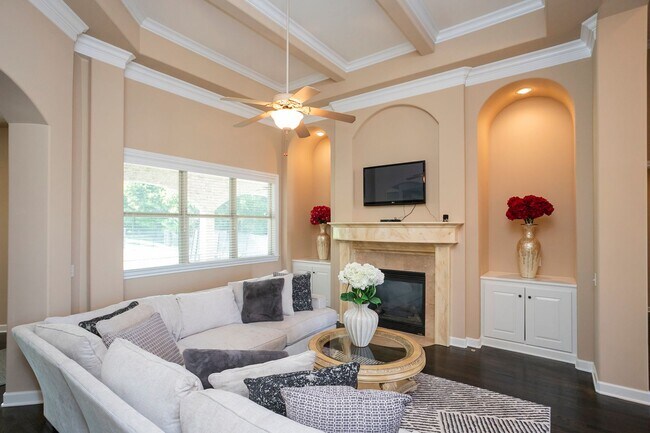 Foto del edificio - Spacious 4-Bed, 4-Bath Home in Jack Anders...