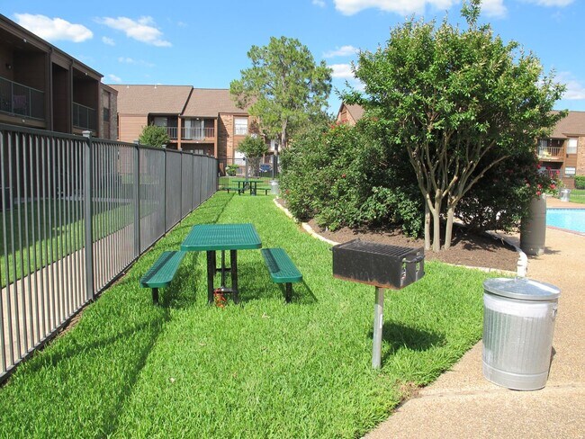 Foto del edificio - College Station - Cripple Creek Condos - 1 bedroom - 1 bath - pool on site.