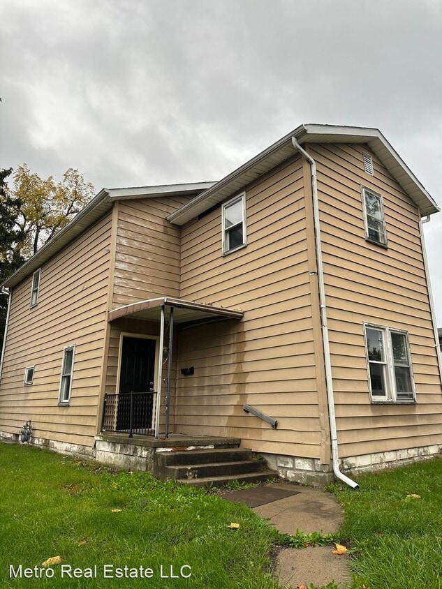 4 br, 1.5 bath House 3101 Oliver St House Rental in Fort Wayne, IN