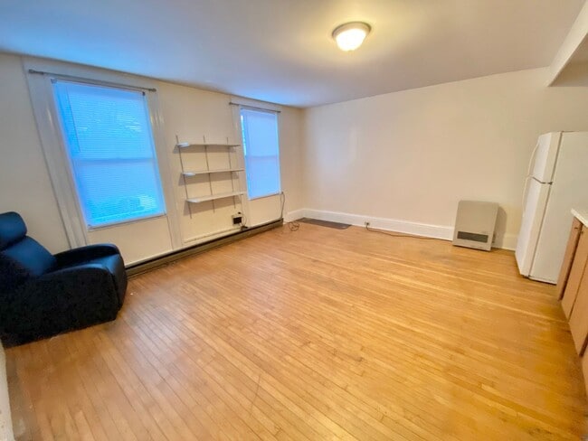 Photo - 52 N Union St Apartment