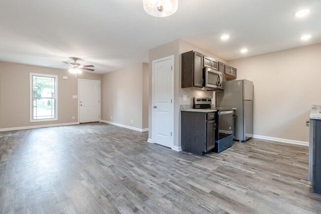 Building Photo - 413 Hietts Ln