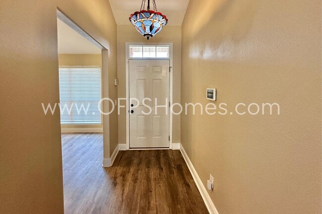 Building Photo - 653 Territory Ln