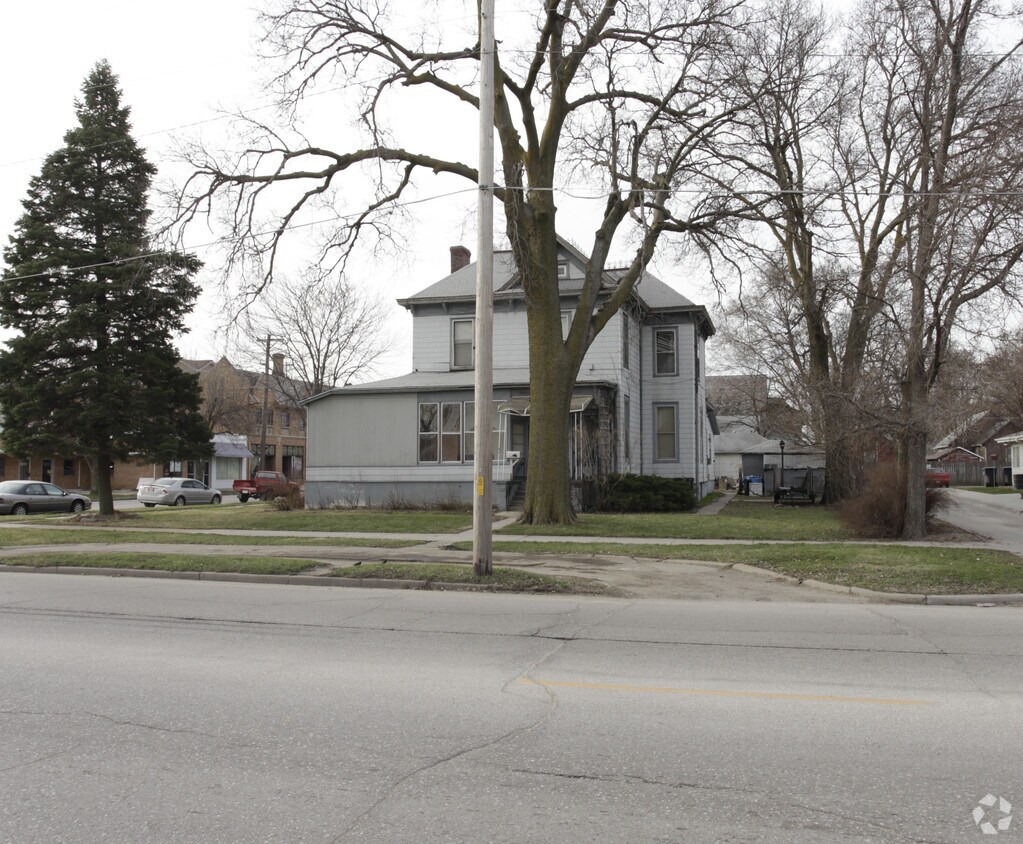 Building Photo - 311 W Military St