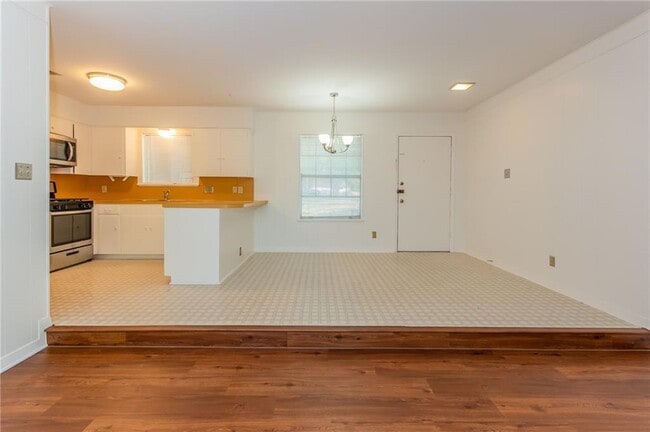 Building Photo - 2502 Trailside Dr