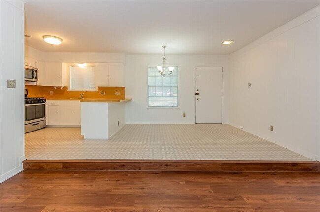 Foto del edificio - 2502 Trailside Dr