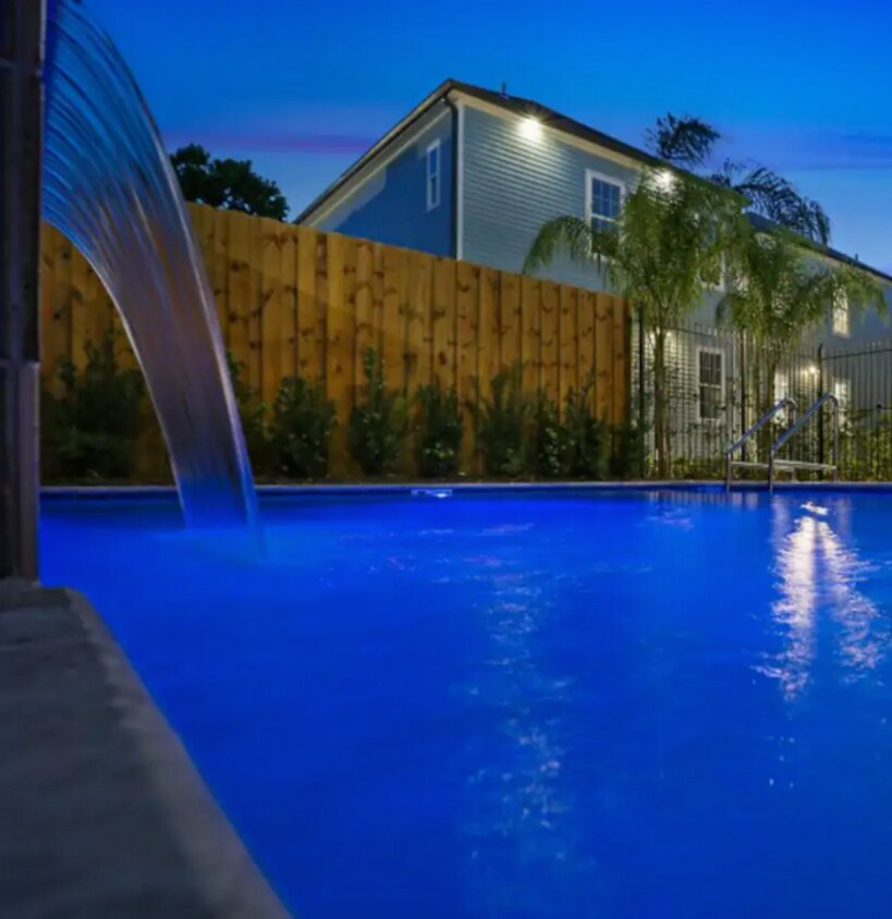 1222 Carondelet St Unit Q.1348148, New Orleans, LA 70130 Room for