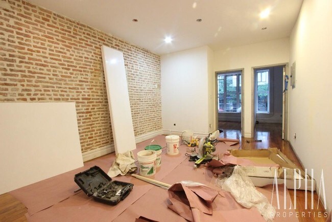 Building Photo - 1091 2nd Ave