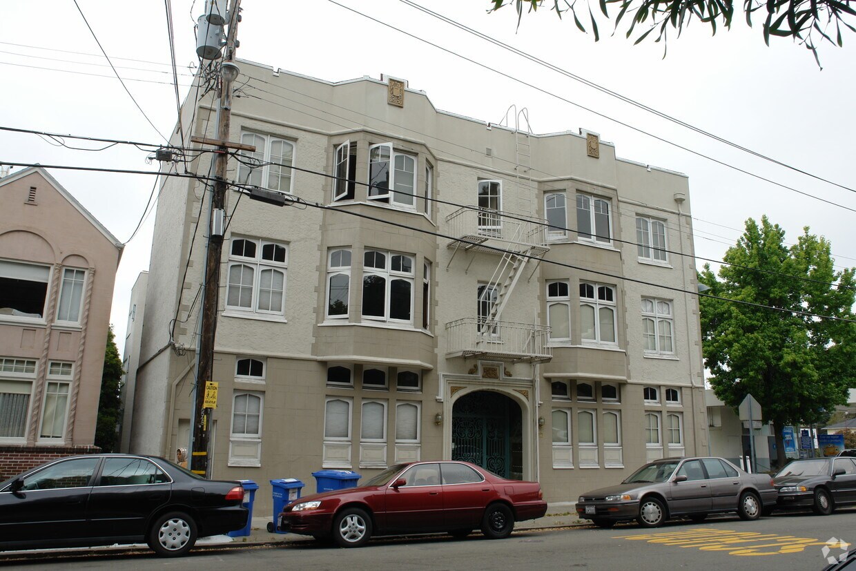 Foto del edificio - 22 Domingo Ave