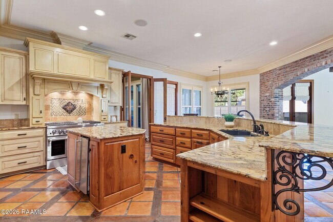 Building Photo - 100 Stone Creek
