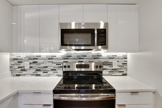 Foto del edificio - 3605 NE 207th St