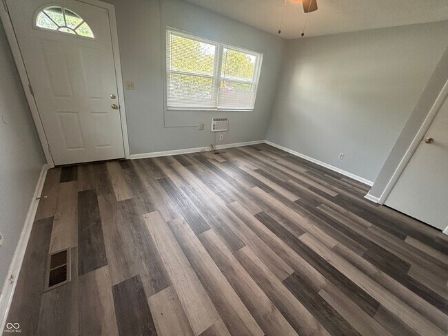 Building Photo - 6203 E 11th St