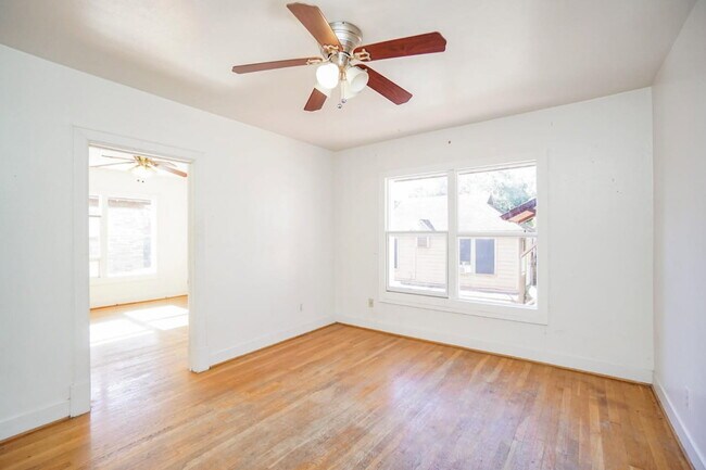 Foto del edificio - 4320-4322 Jack St