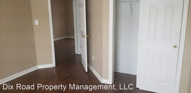 Building Photo - 4 br, 2.5 bath House - 5376 Wood Dale Drive,
