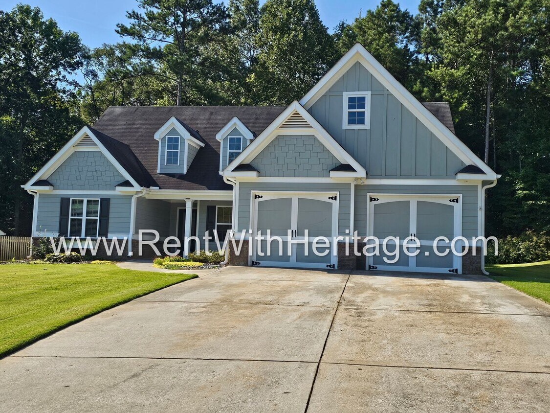 Foto principal - Amazing 4 Bedroom/ 3 Bath Home / Attention...