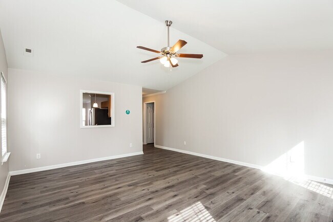 Building Photo - 6013 Spanish Moss Ln